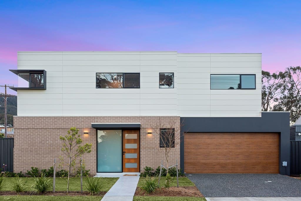 1/17 Buckland Street, Balgownie - Image 1