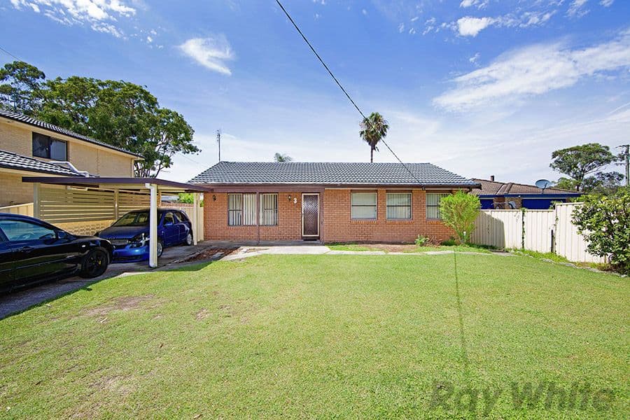 3 Kawana Avenue, Blue Haven - Image 1