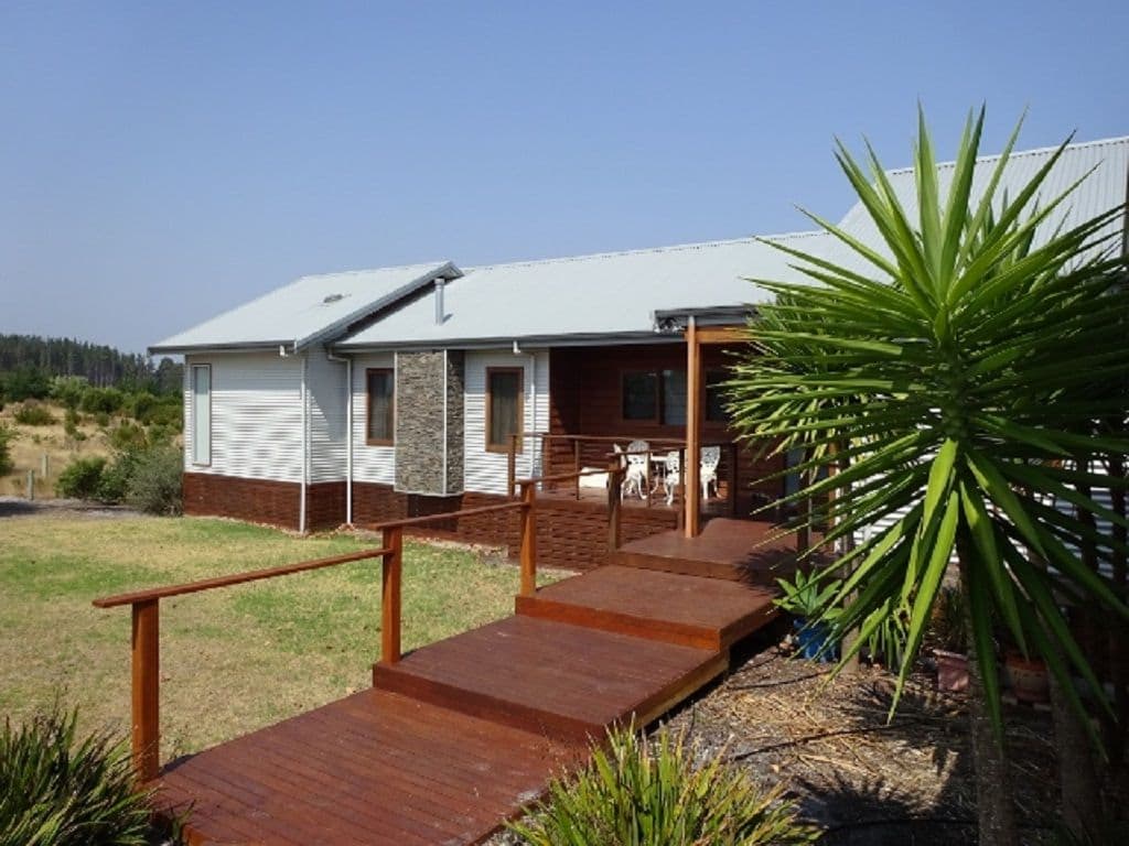 89 Beaufortia Gardens, Denmark WA 6333, Denmark - Image 1
