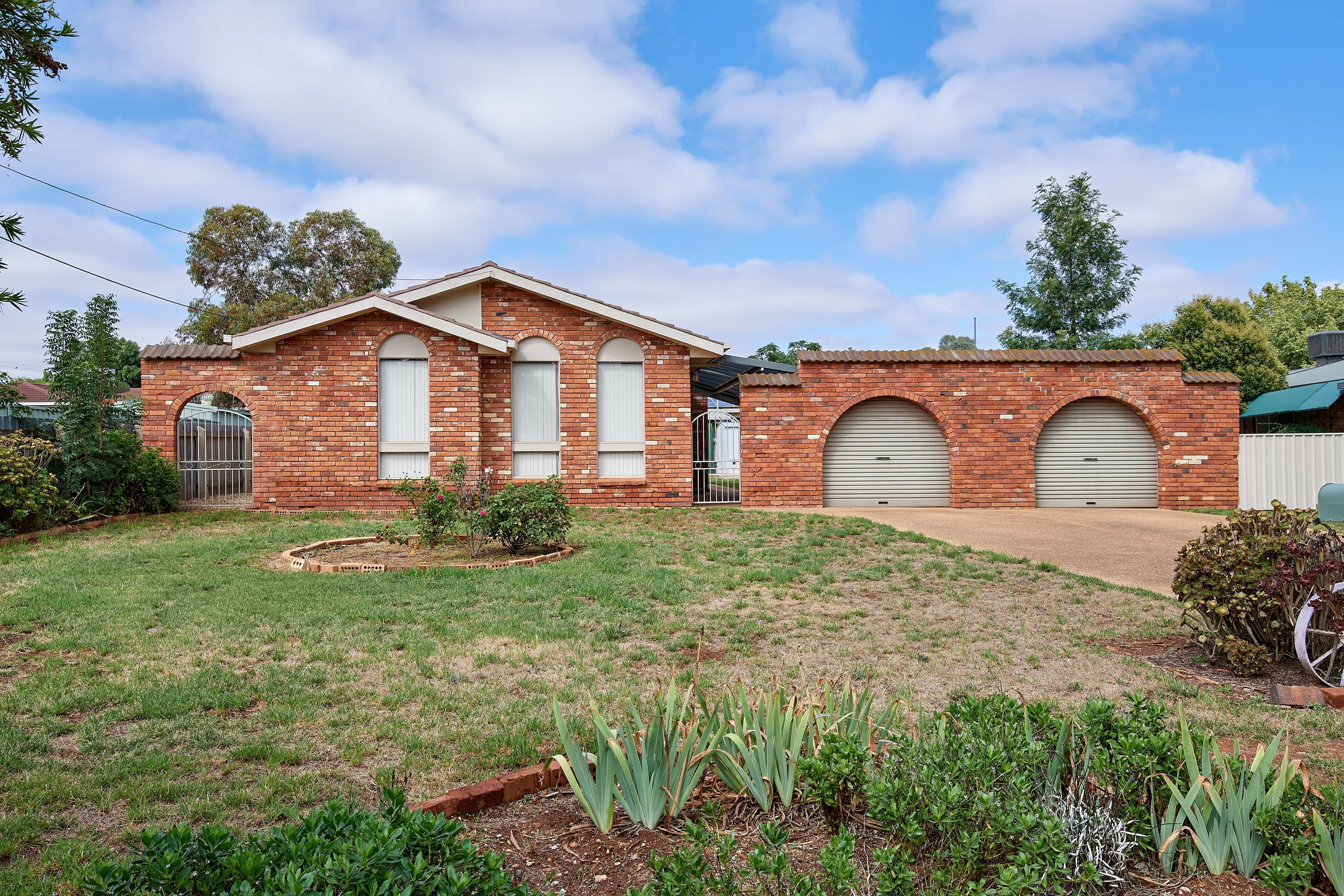 4 Jacaranda Avenue, Coolamon NSW 2701, Coolamon - Image 1