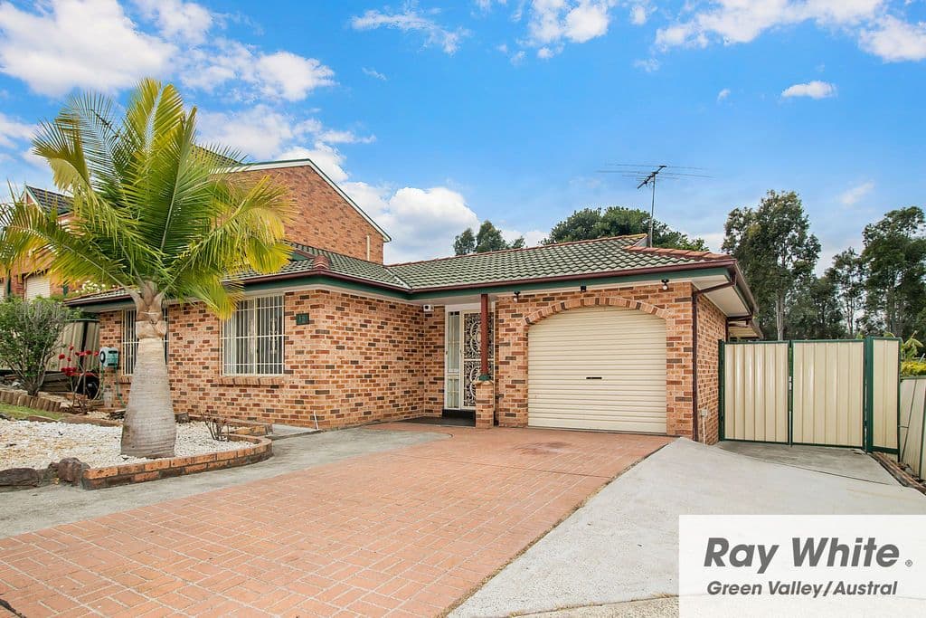 12 Corvus Road, Hinchinbrook - Image 1