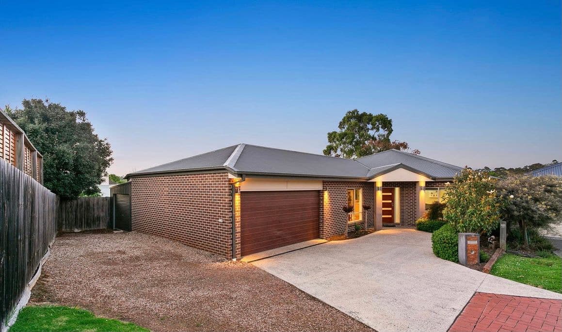 15 Freshfield Avenue, Mooroolbark VIC 3138, Mooroolbark - Image 1