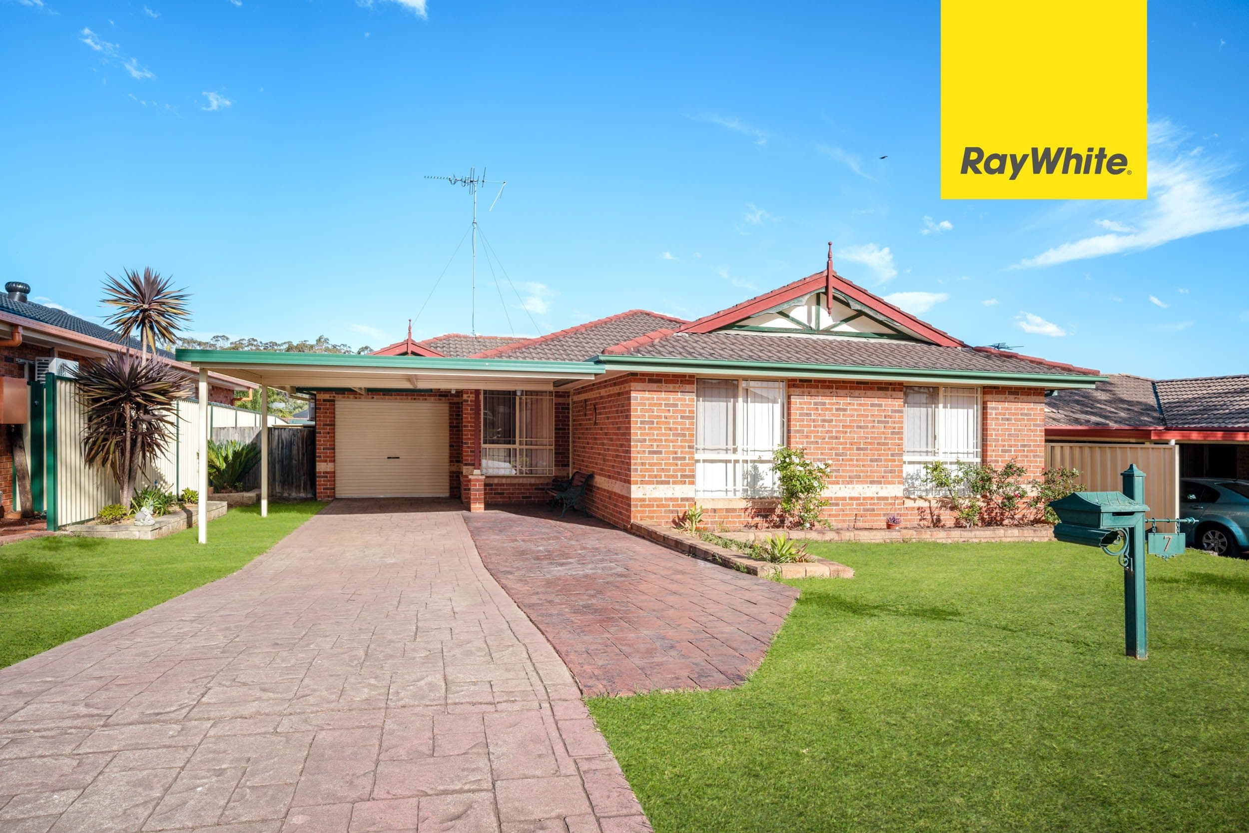 7 Downes Crescent, Currans Hill - Image 1