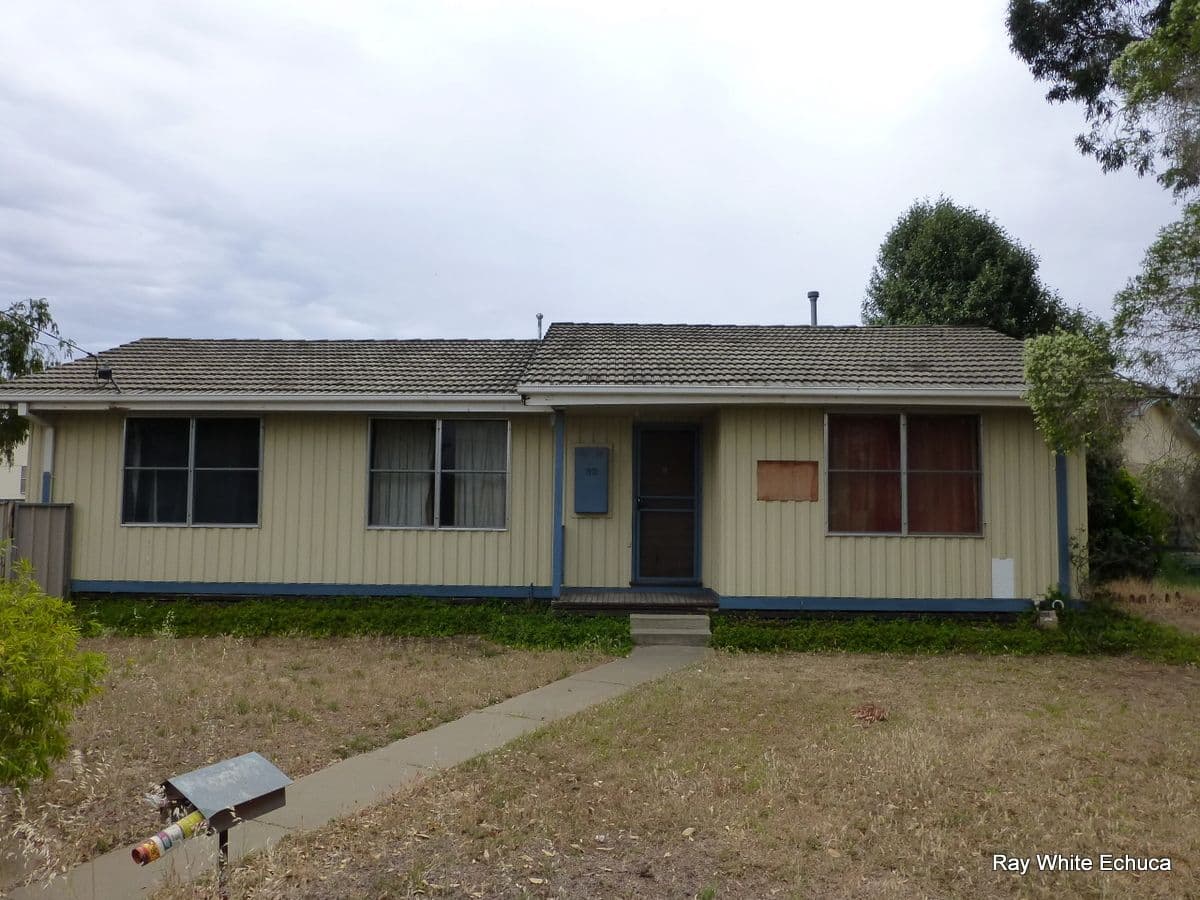 33 Dobinson Street, ECHUCA VIC 3564, Echuca - Image 1
