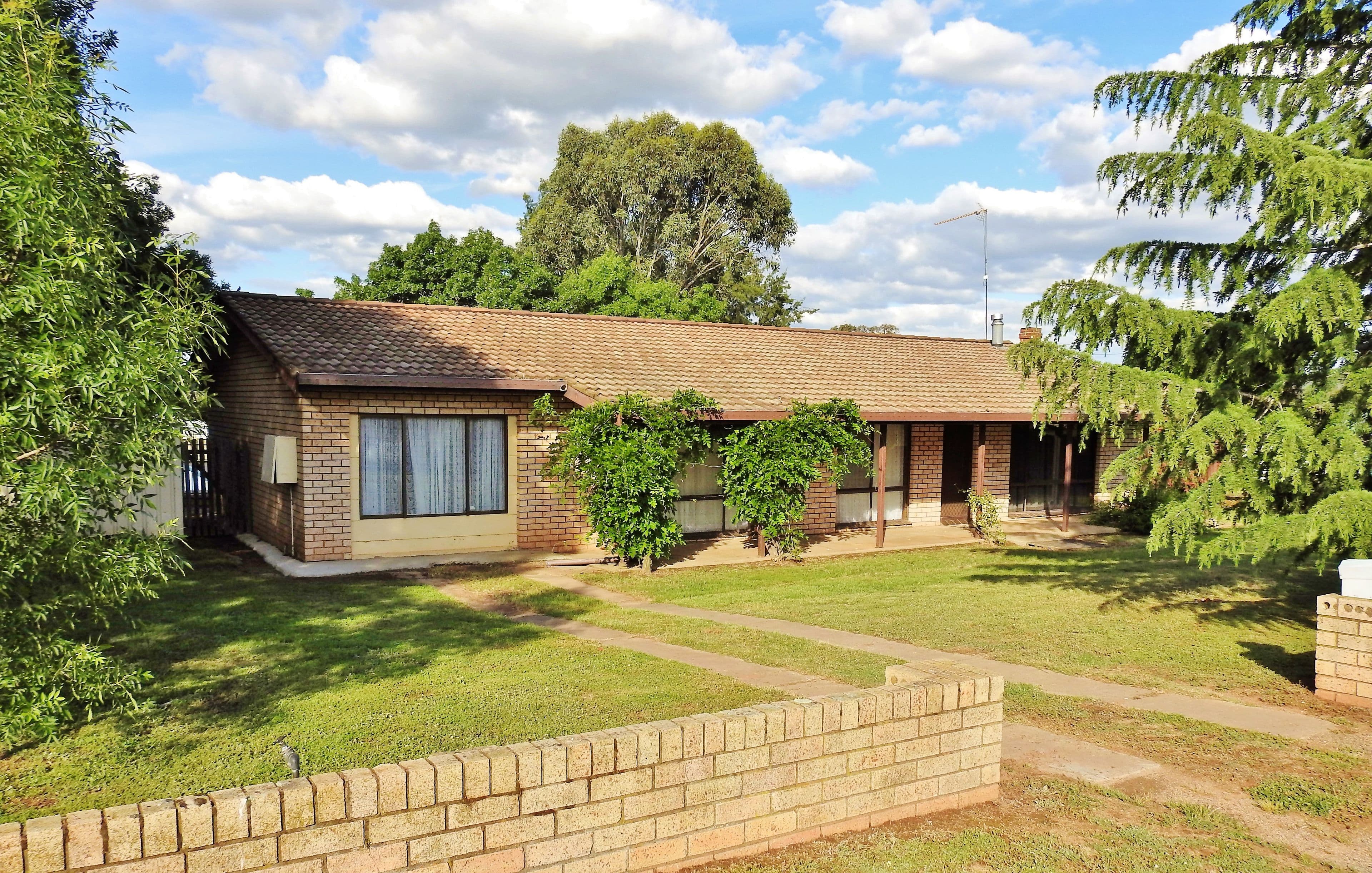 132 Bendick Murrell Road, Bendick Murrell - Image 1