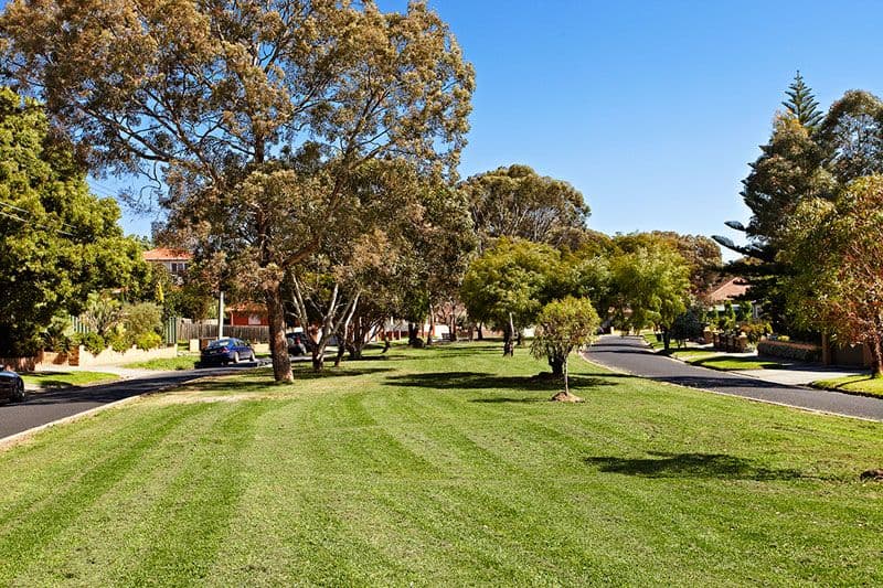 10 Willow Grove, COBURG VIC 3058, Coburg - Image 1