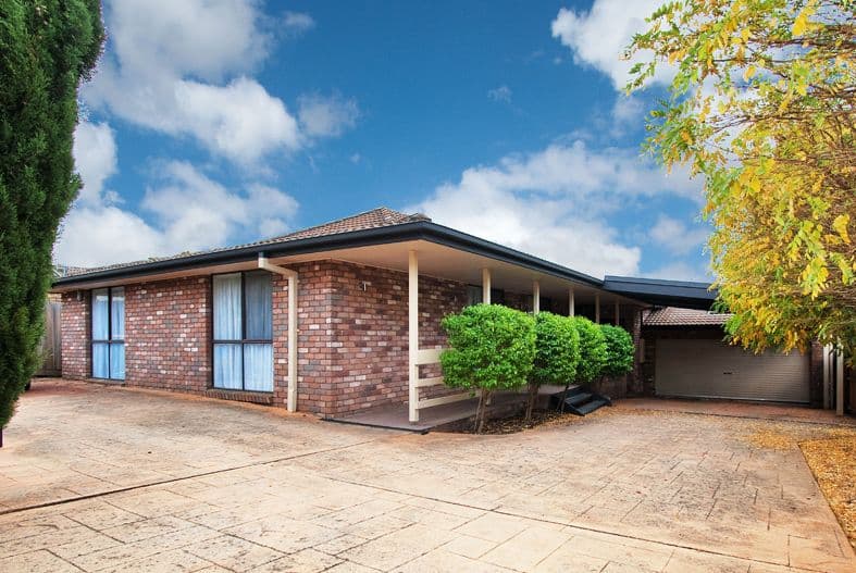 25 Carole Avenue, CHIRNSIDE PARK VIC 3116, Chirnside Park - Image 1