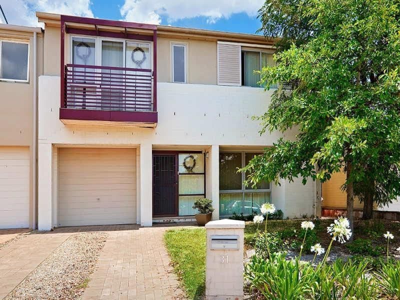 31 Cumberland Square, Newington - Image 1