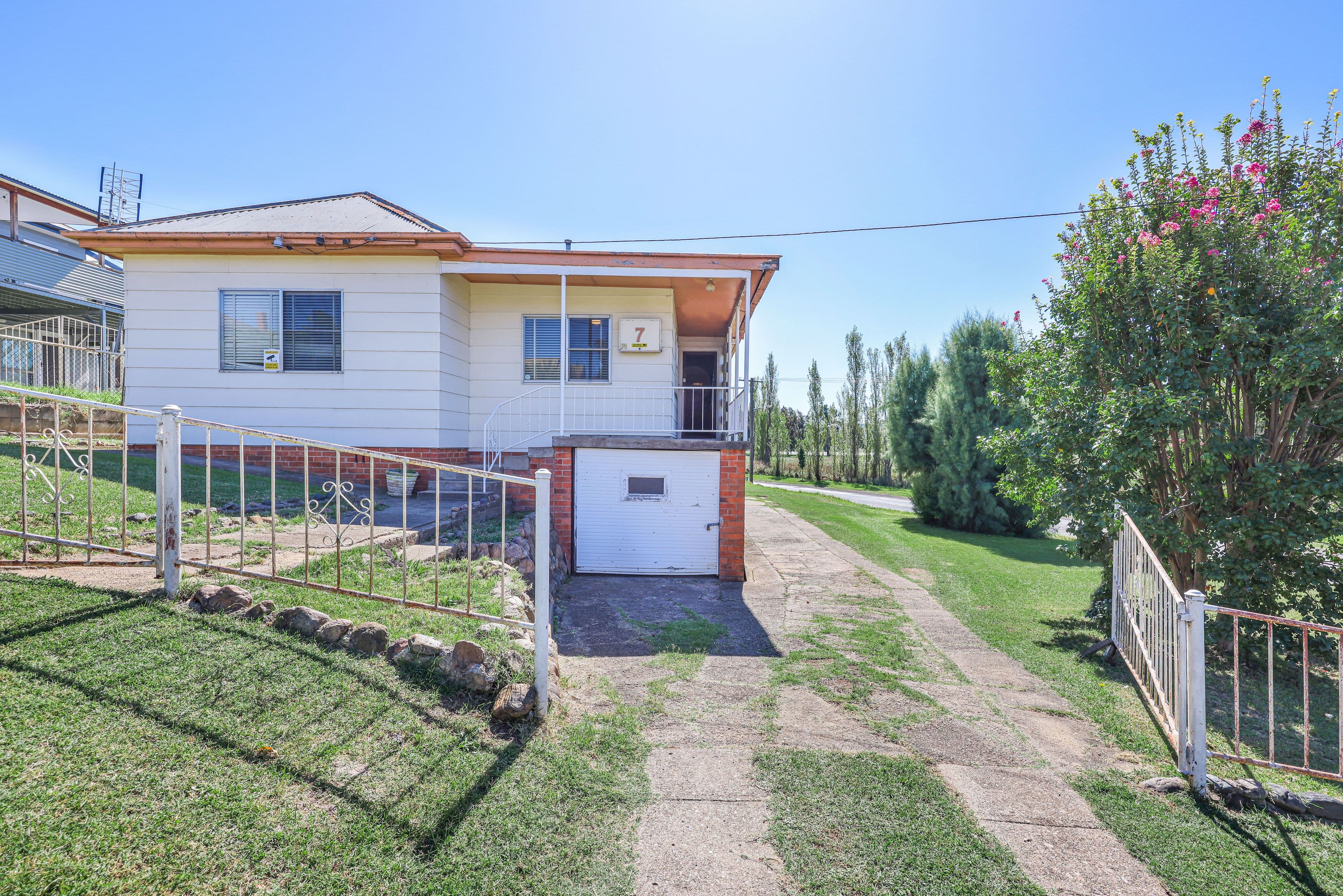 7 William Street, Tamworth NSW 2340, West Tamworth - Image 1