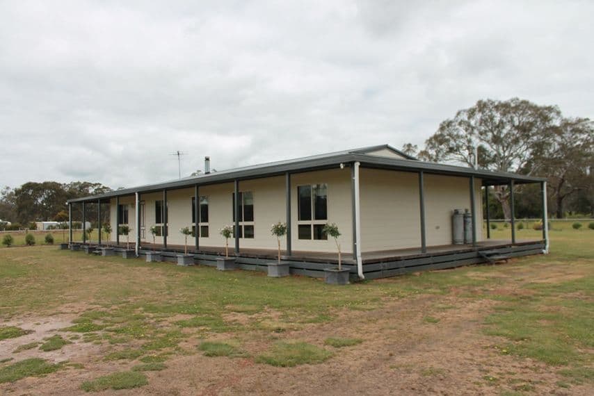 32 Willis Street, Cavendish VIC 3314, Cavendish - Image 1