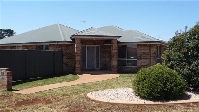 4 Menzies Street, MIDDLE RIDGE QLD 4350, Middle Ridge - Image 1