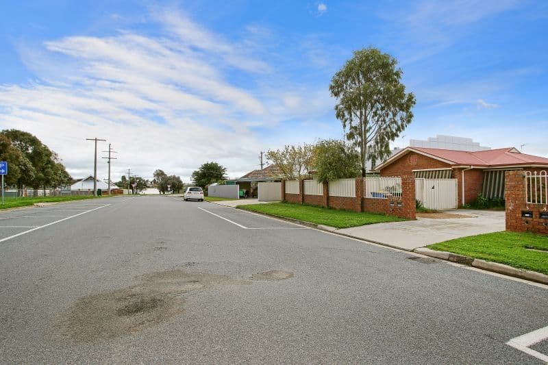 4 Hovell Street, Yarrawonga VIC 3730, Yarrawonga - Image 1
