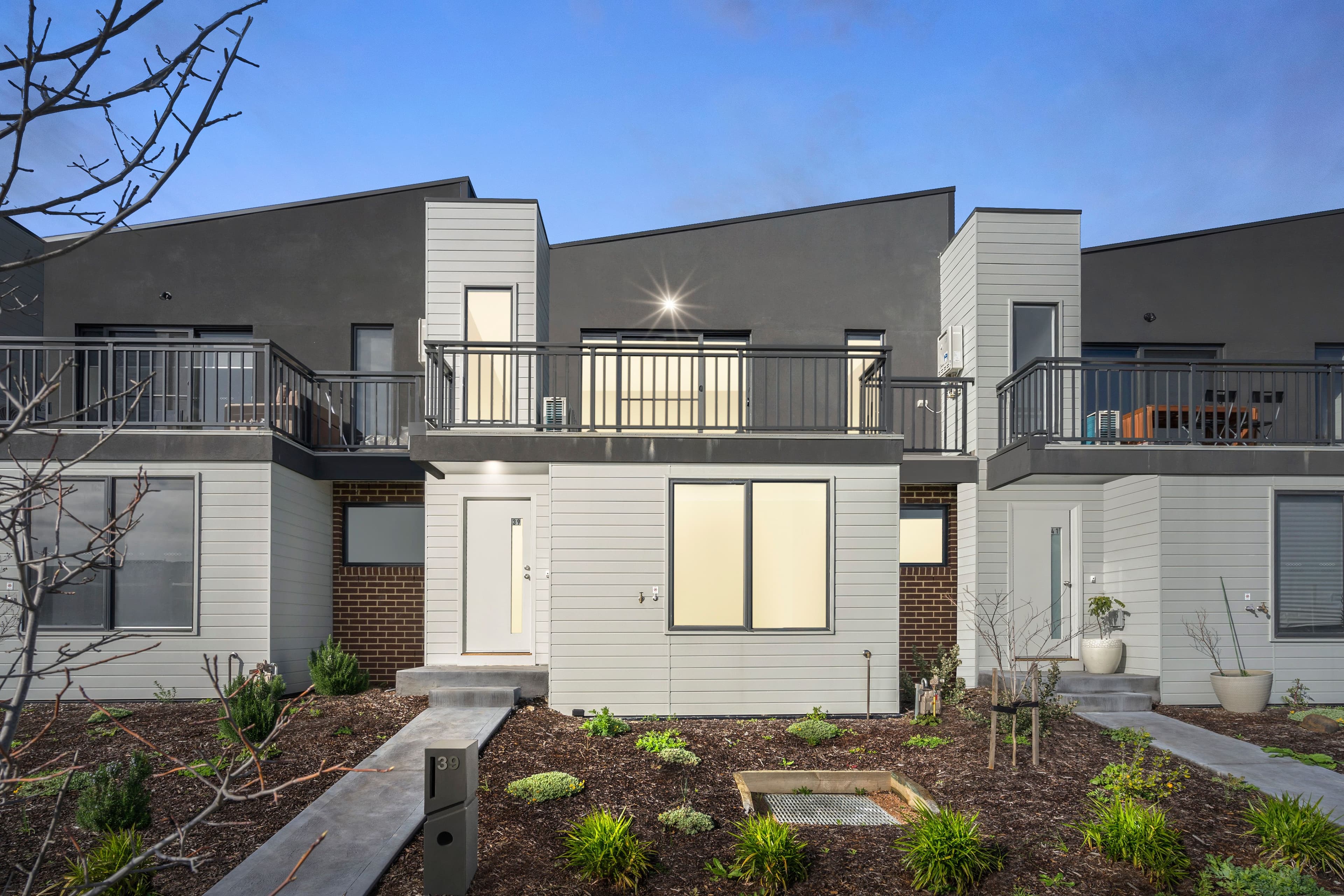 39 Strathlea Drive, Cranbourne West VIC 3977, Cranbourne West - Image 1