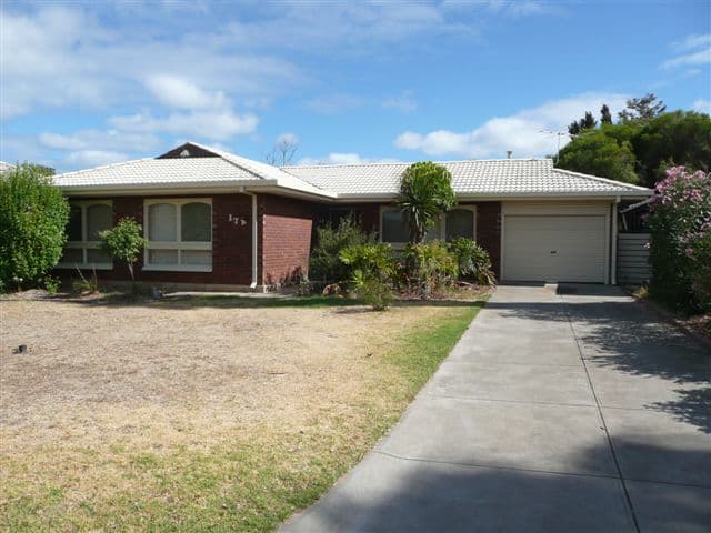 17 Radcliffe Grove, CHRISTIE DOWNS SA 5164, Christie Downs - Image 1