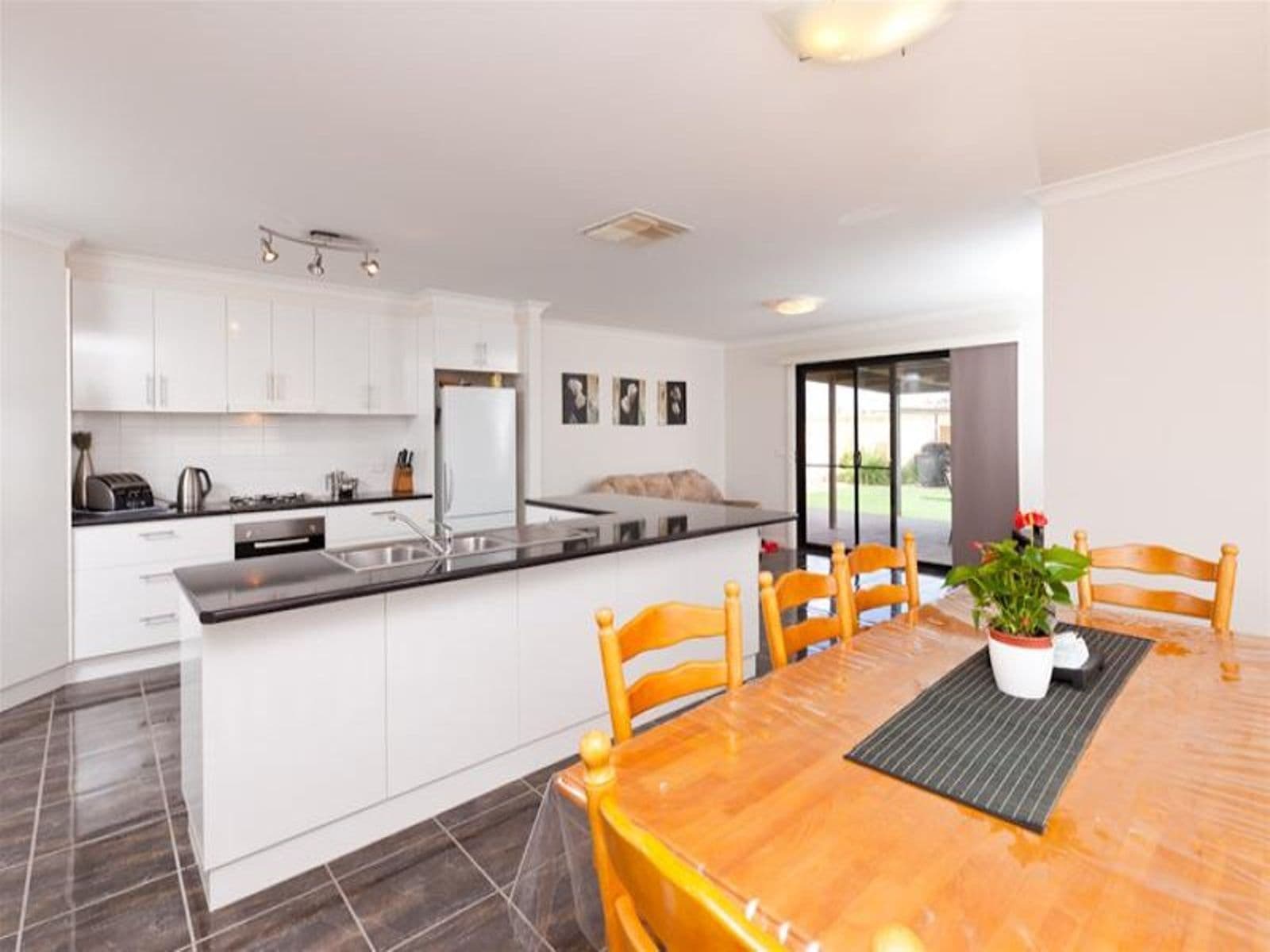 196 Pitman Avenue, Buronga - Image 1