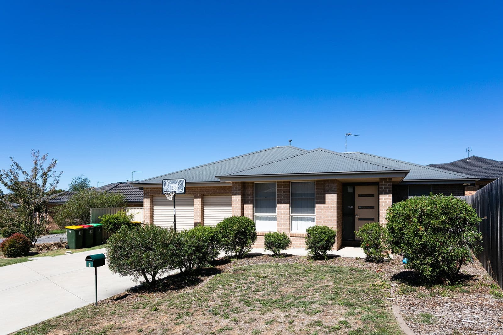 8 Sapphire Street, Orange - Image 1