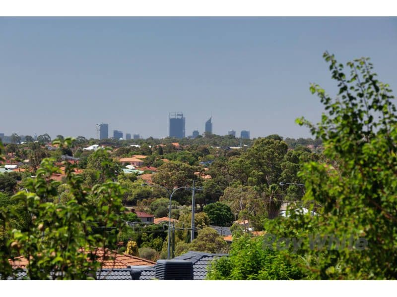 11 Bayliss Road, KARDINYA WA 6163, Kardinya - Image 1