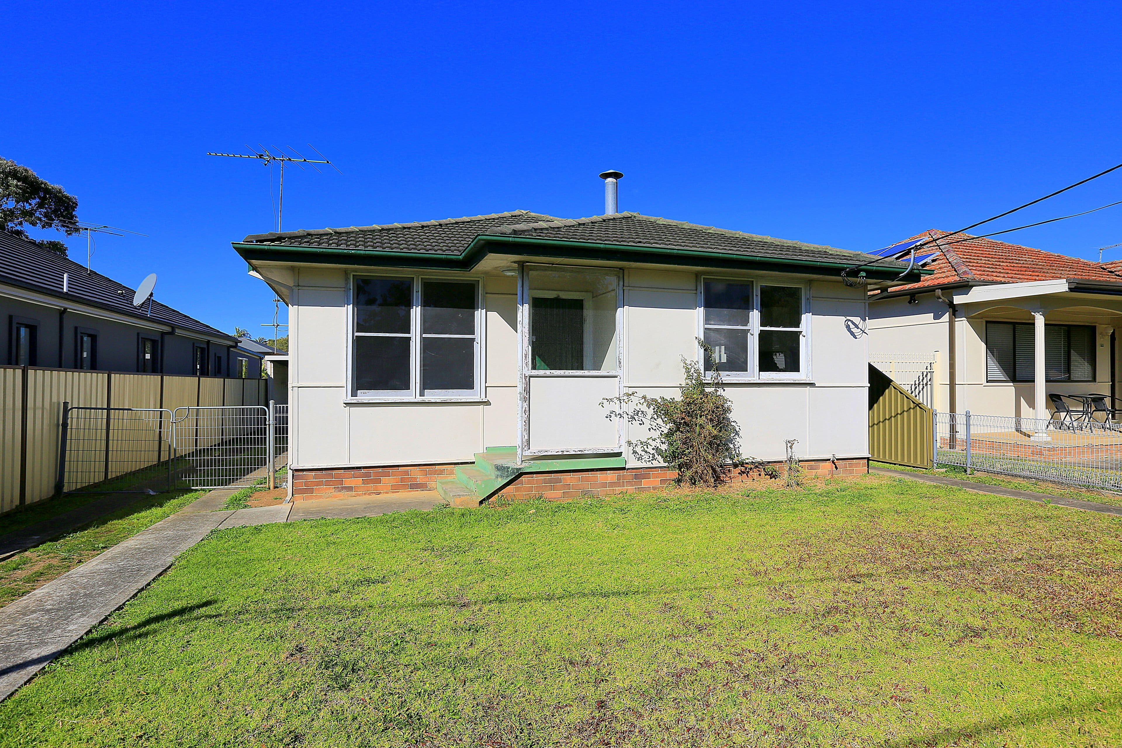 21 Angus Crescent, Yagoona - Image 1