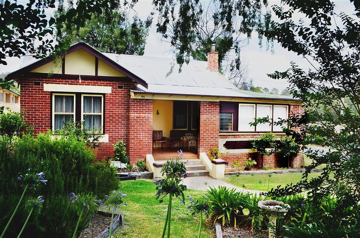 95 Simpson Street, Tumut - Image 1