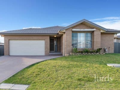 2 Shalistan Street, Cliftleigh, Cliftleigh - Image 1