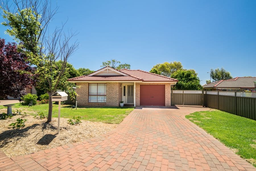 5 Carling Court, Dubbo - Image 1