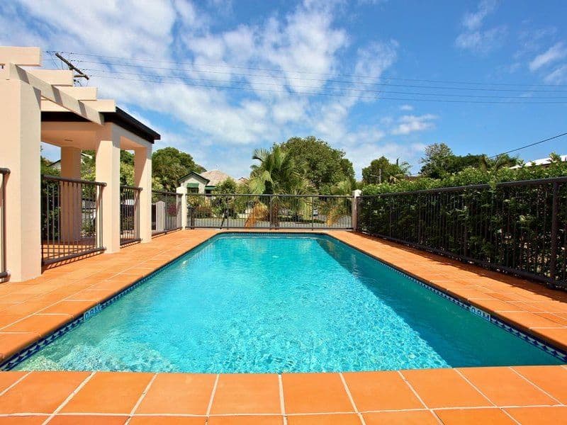 33-37 Lenneberg Street, Southport QLD 4215, Southport - Image 1