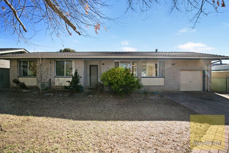 19 Dorothy Avenue, Armidale - Image 1