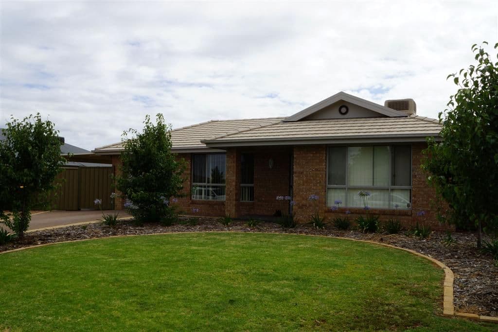 18 Arthur Summons Street, Dubbo - Image 1