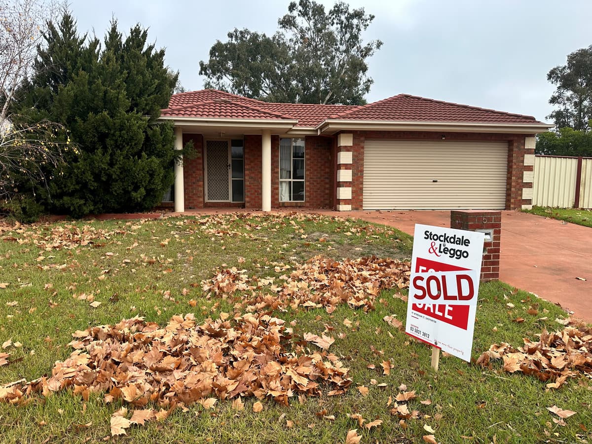 5 Banks Place, SHEPPARTON VIC 3630, Shepparton - Image 1
