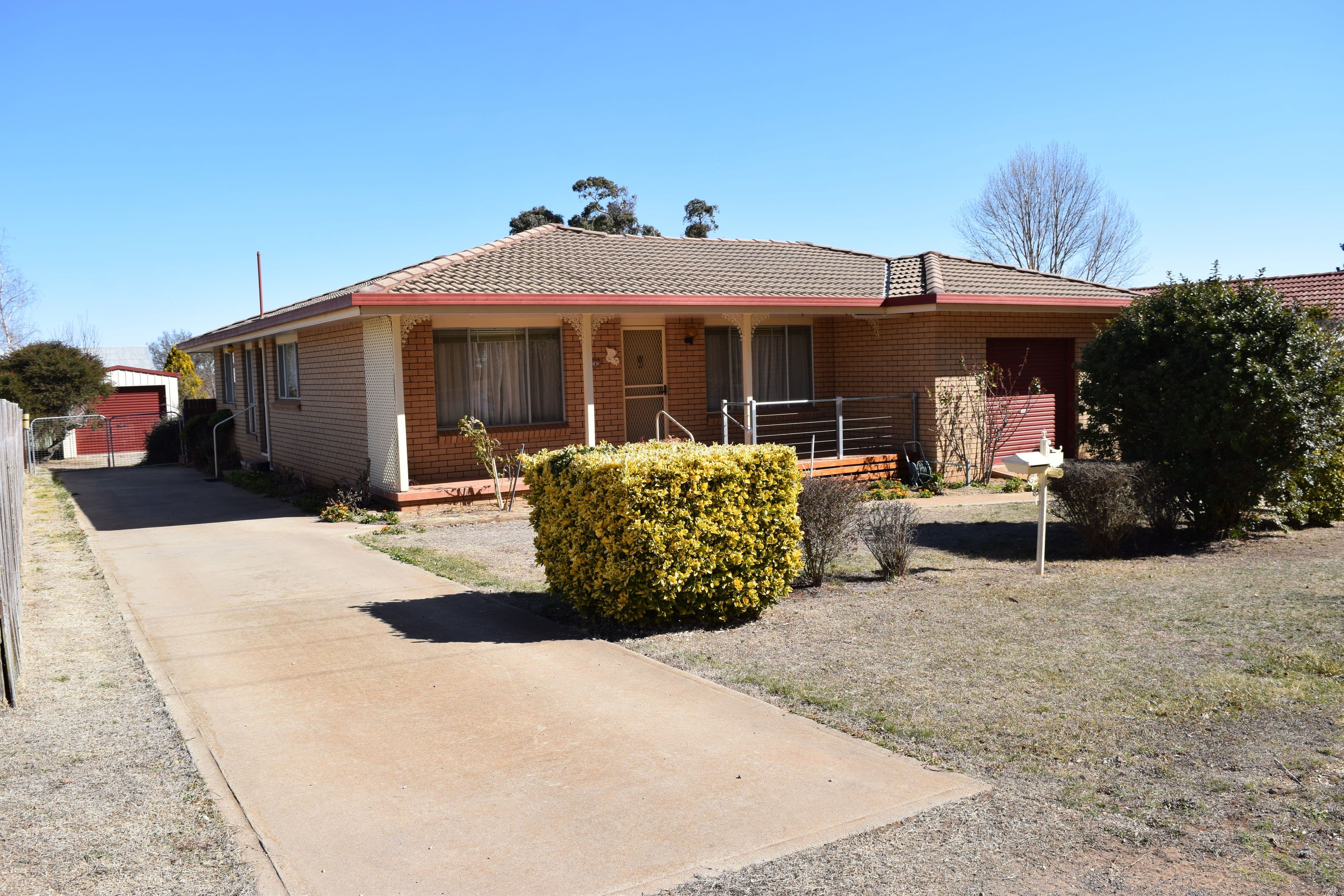 8 Moredun Street, Guyra - Image 1
