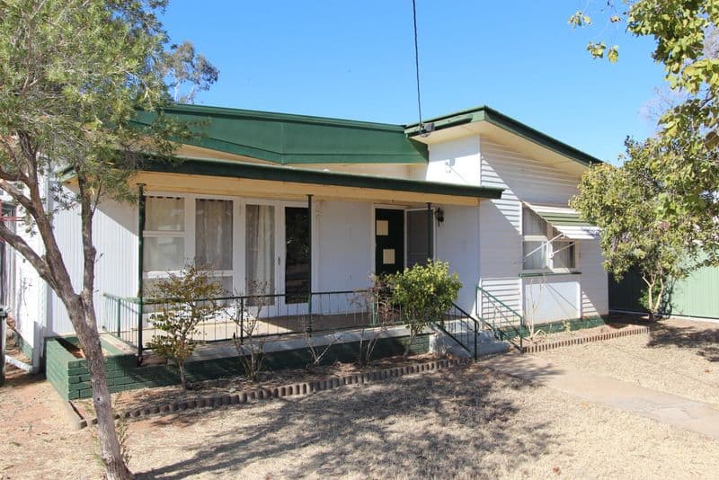 32 Carter Street, Charleville QLD 4470, Charleville - Image 1