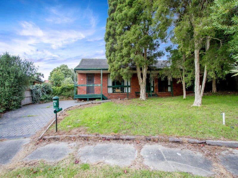 35 Charteris Drive, Ivanhoe East, Ivanhoe East - Image 1