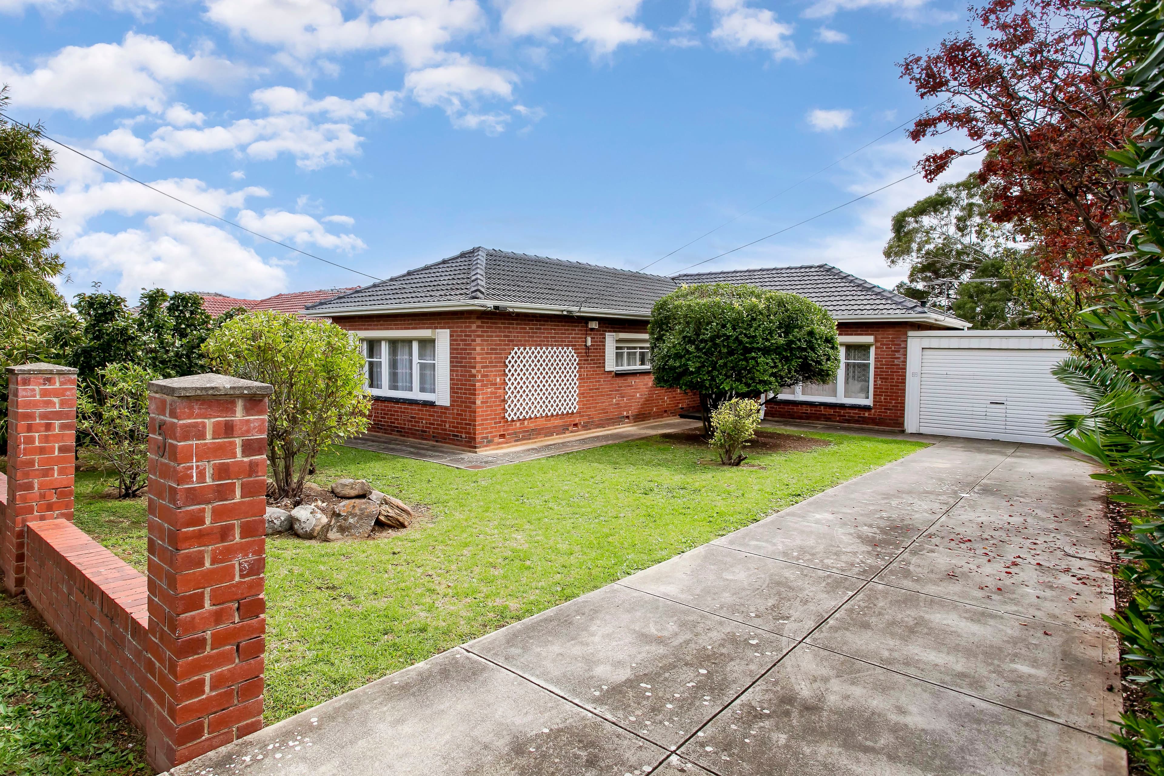 5 Strathearn Avenue, Rostrevor SA 5073, Rostrevor - Image 1