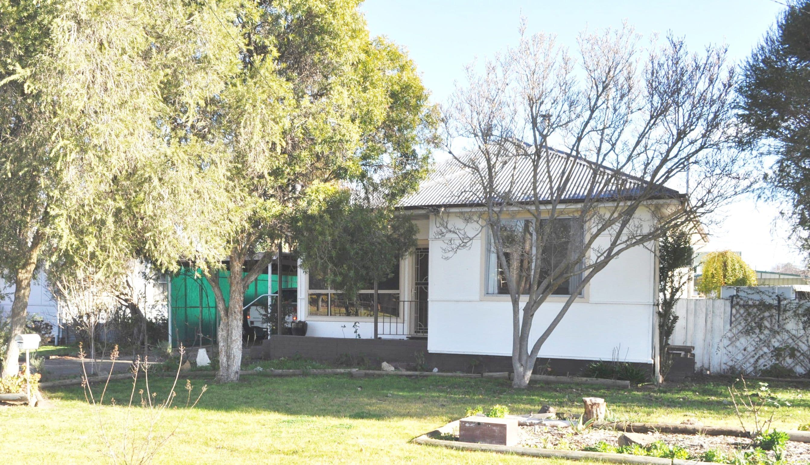 36 Hay Street, Cootamundra - Image 1