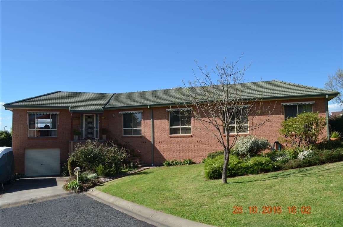 6 Coolamine Circuit, Tumut - Image 1