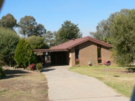 18 Buronga Drive, LAVINGTON NSW 2641, Lavington - Image 1