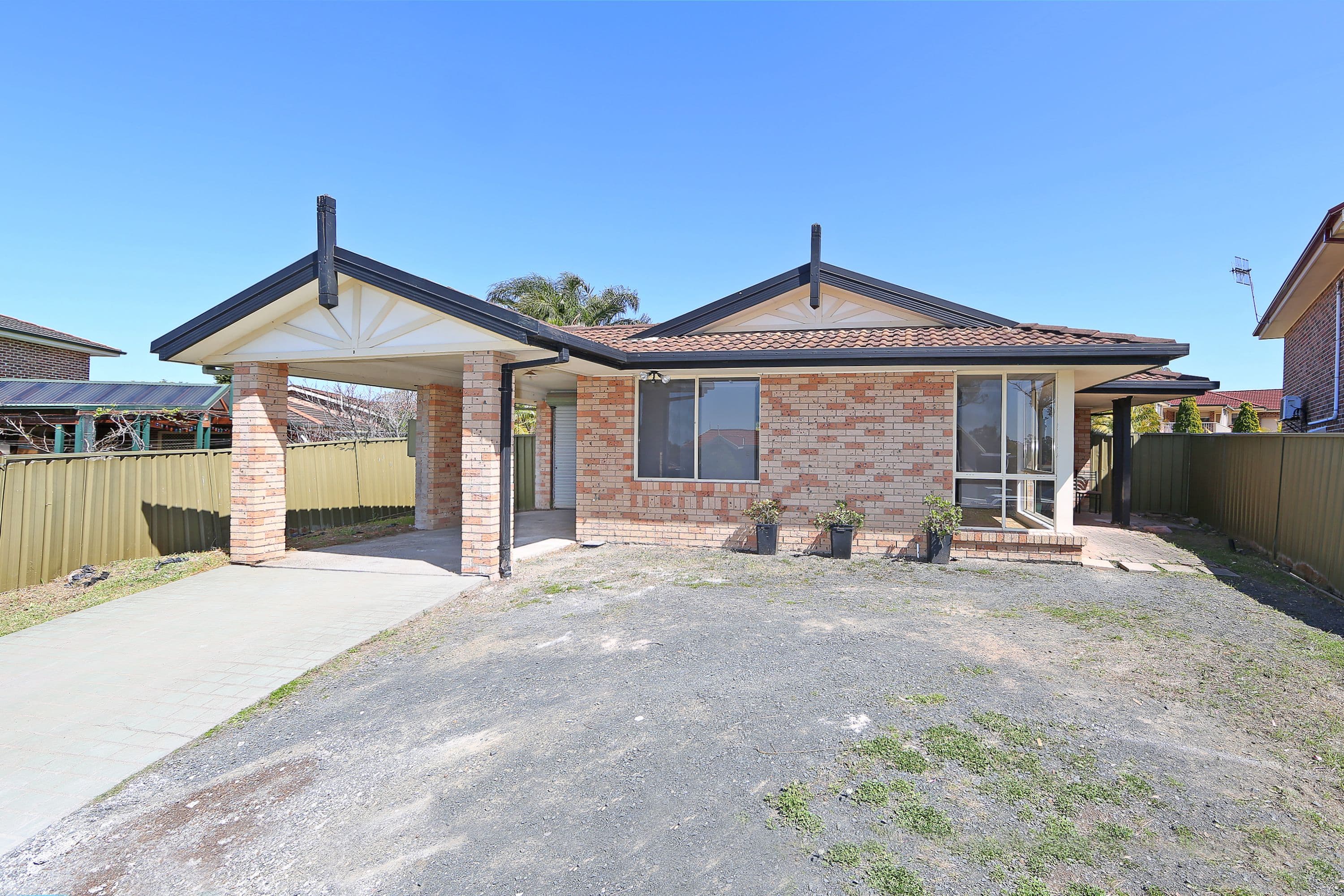 2 Woodside Court, Lake Haven - Image 1