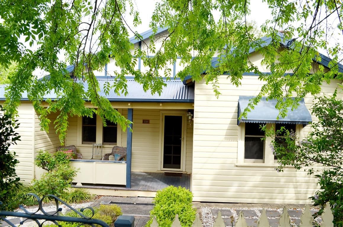 48 Carey Street, Tumut - Image 1