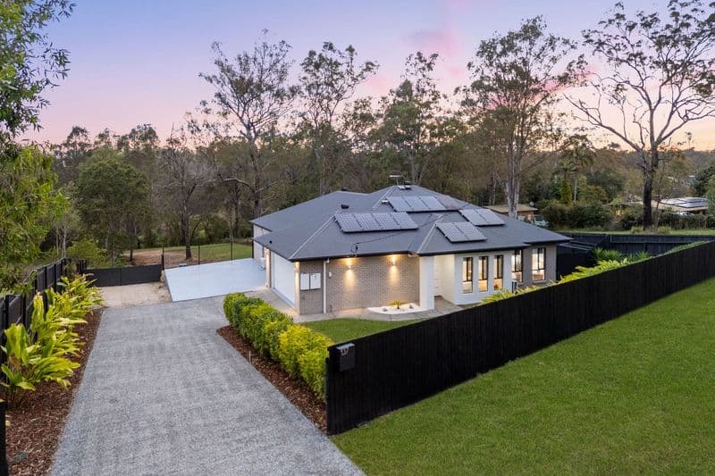 137 Elanora Way, Karalee - Image 1