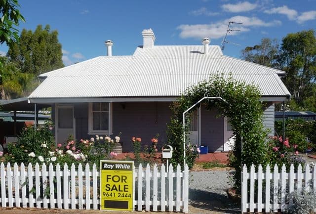8 Parker Street, QUAIRADING WA 6383, Quairading - Image 1