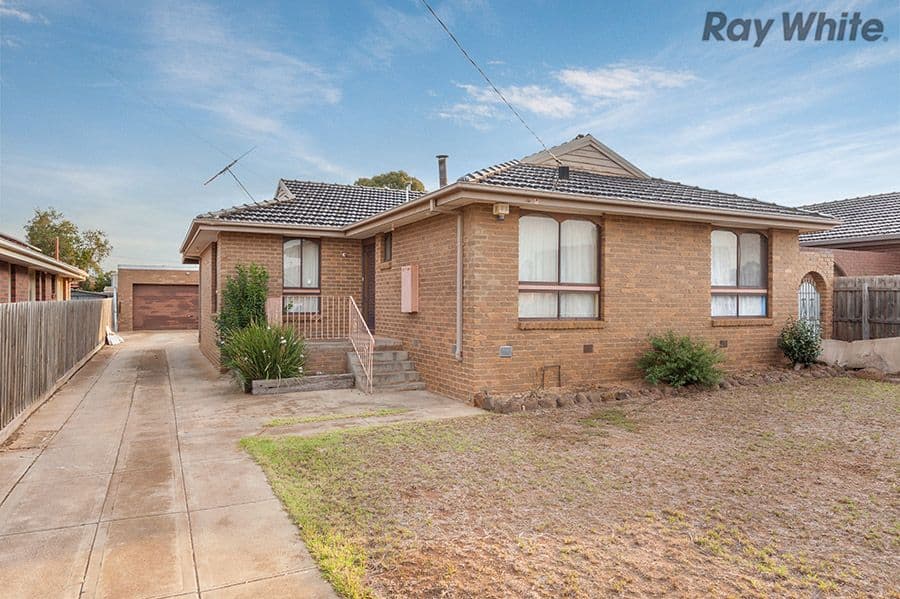 33 Westcott Parade, Rockbank VIC 3335, Rockbank - Image 1