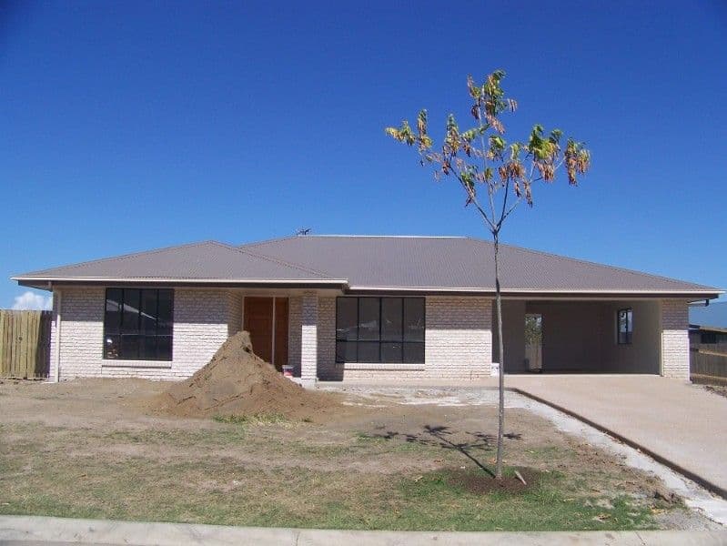 6 Primrose Avenue, NORMAN GARDENS QLD 4701, Norman Gardens - Image 1