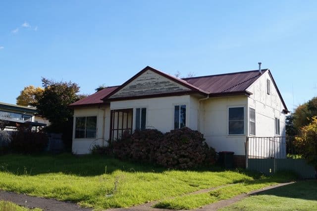25 Tobruk Crescent, ORANGE NSW 2800, Orange - Image 1