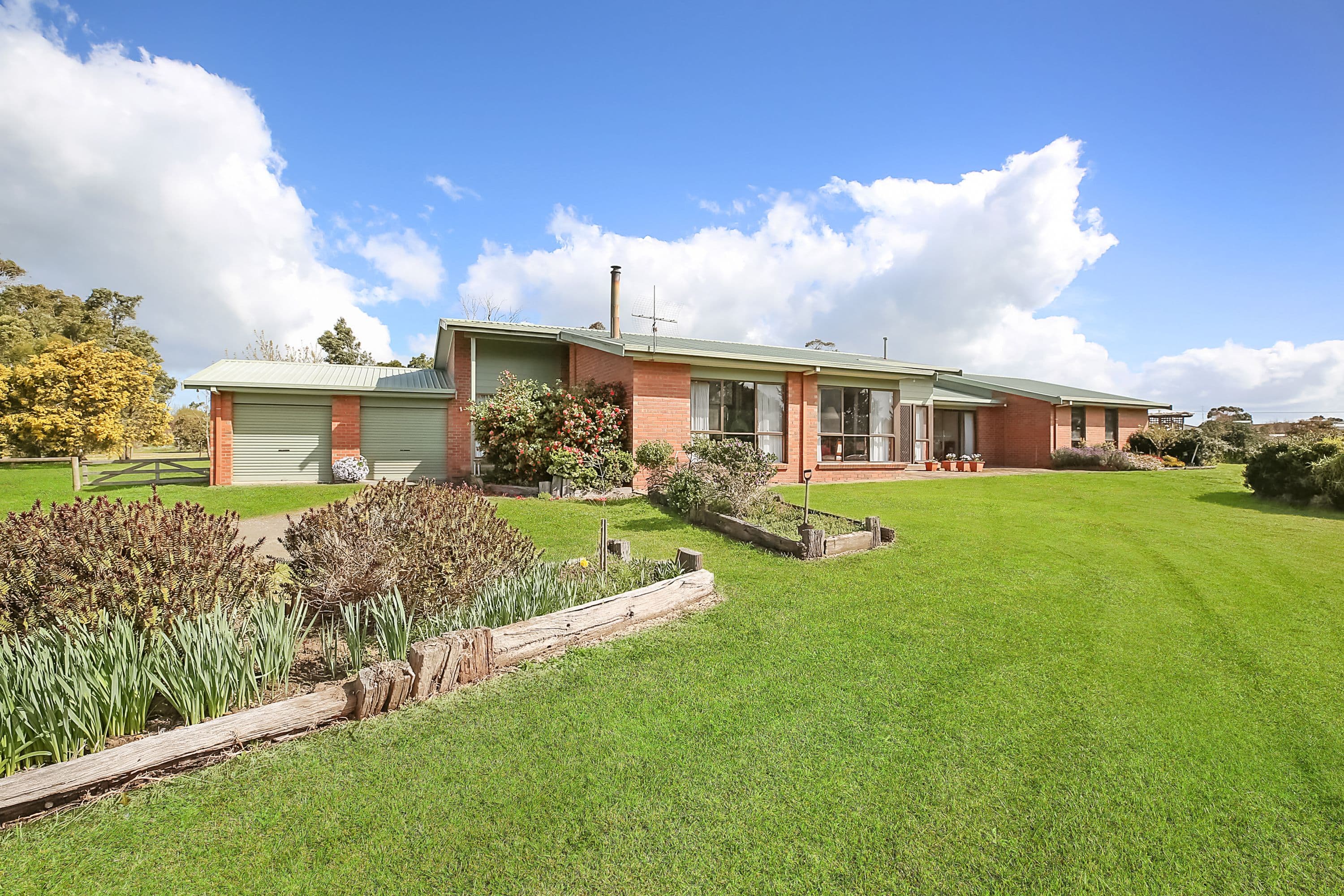2 Clarke Street, Cobden VIC 3266, Cobden - Image 1