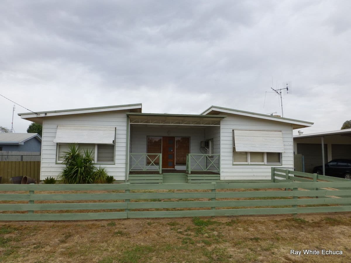 33 Shaw Street, MOAMA NSW 2731, Moama - Image 1