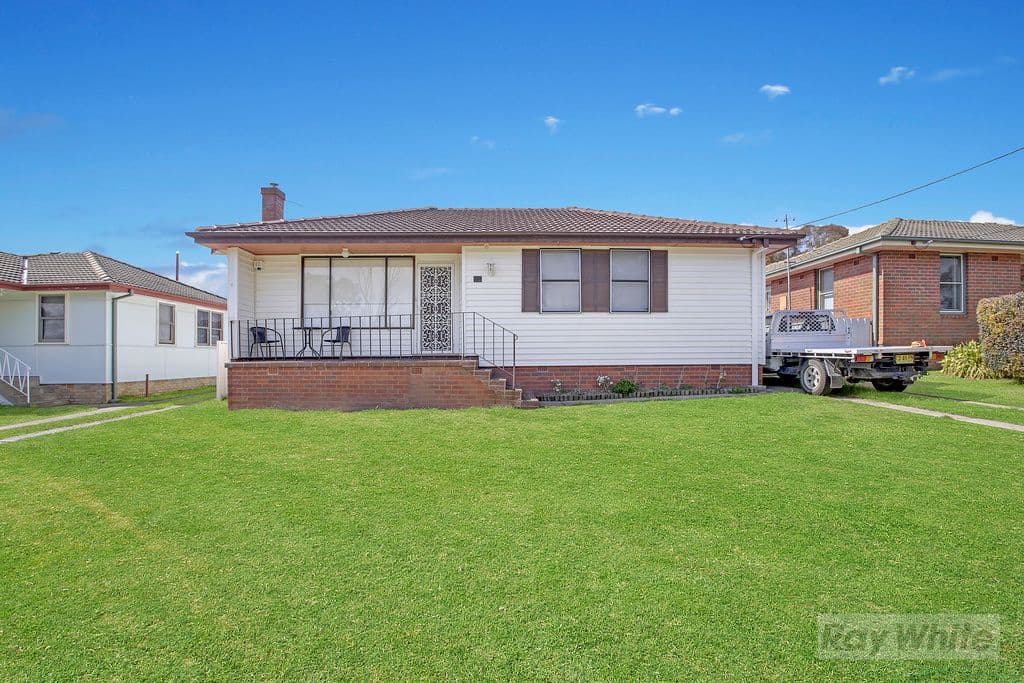 51 Hoskins Street, Goulburn - Image 1