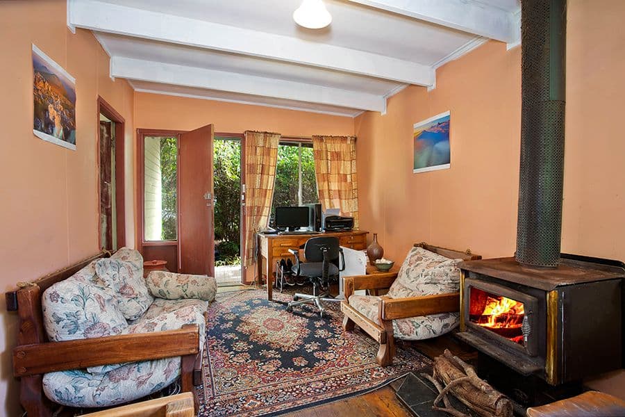 8 Eumemmering Street, Medlow Bath - Image 1