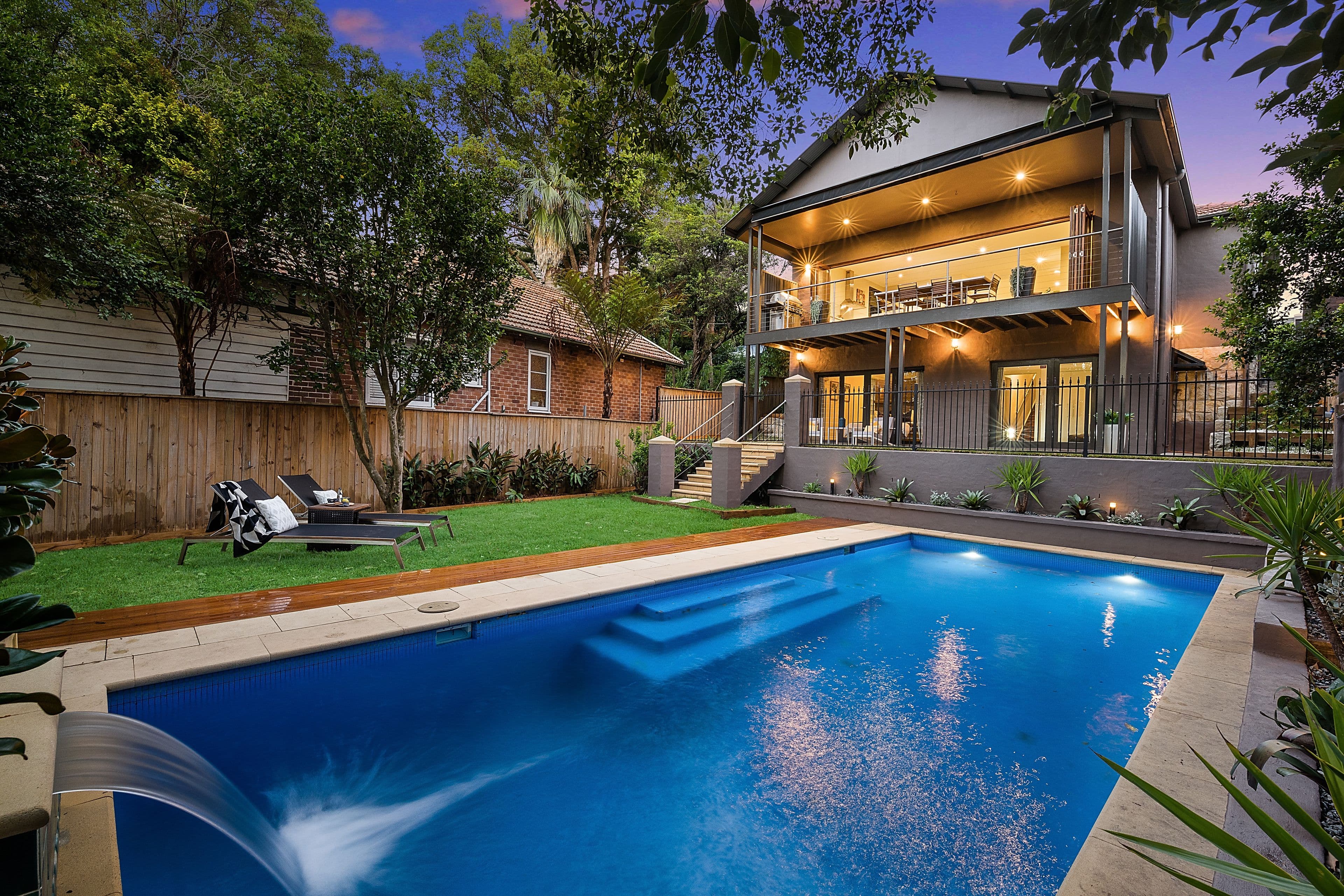 16 Strathallen Avenue, Northbridge - Image 1