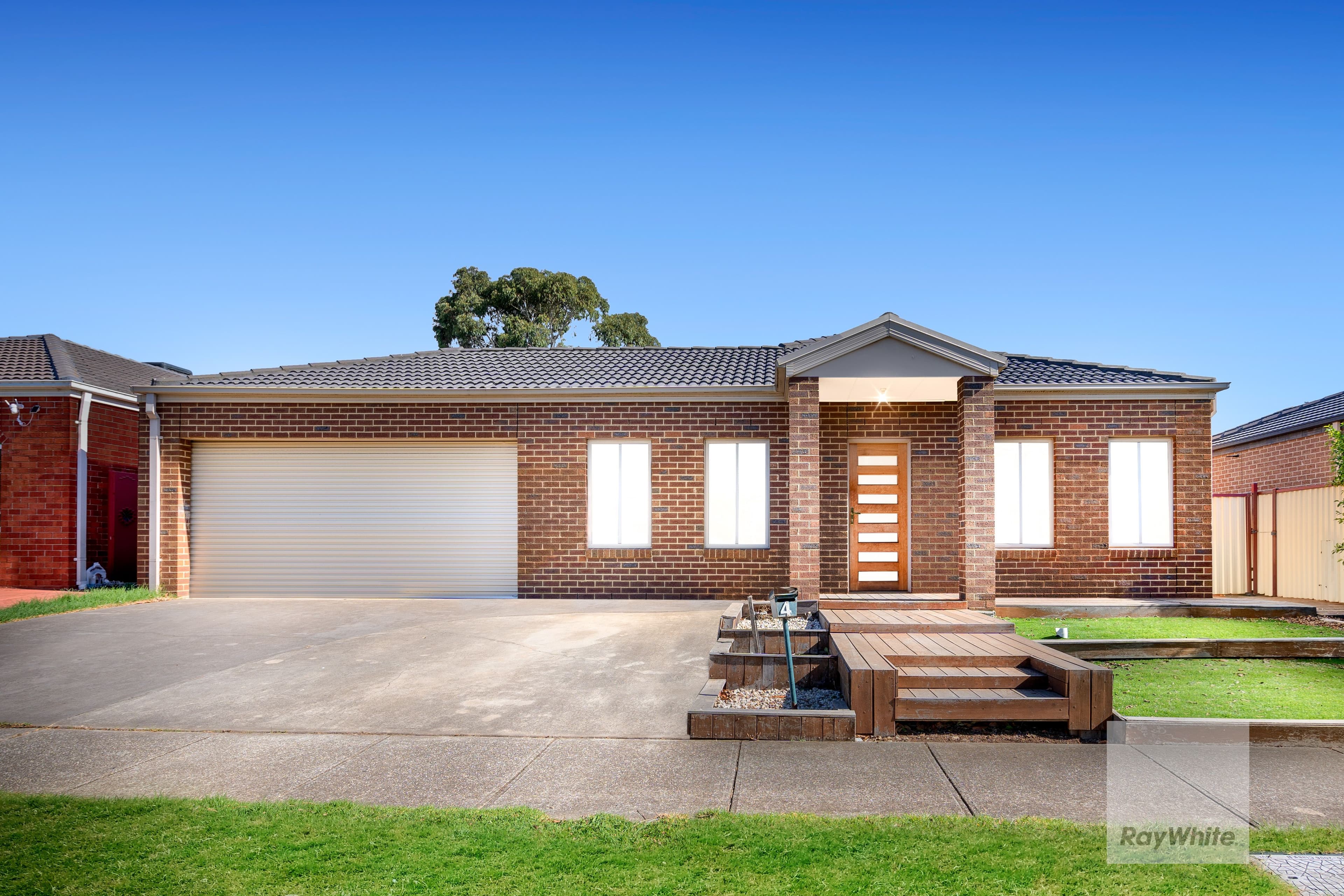 4 Dunbarrim Avenue, Cairnlea VIC 3023, Cairnlea - Image 1