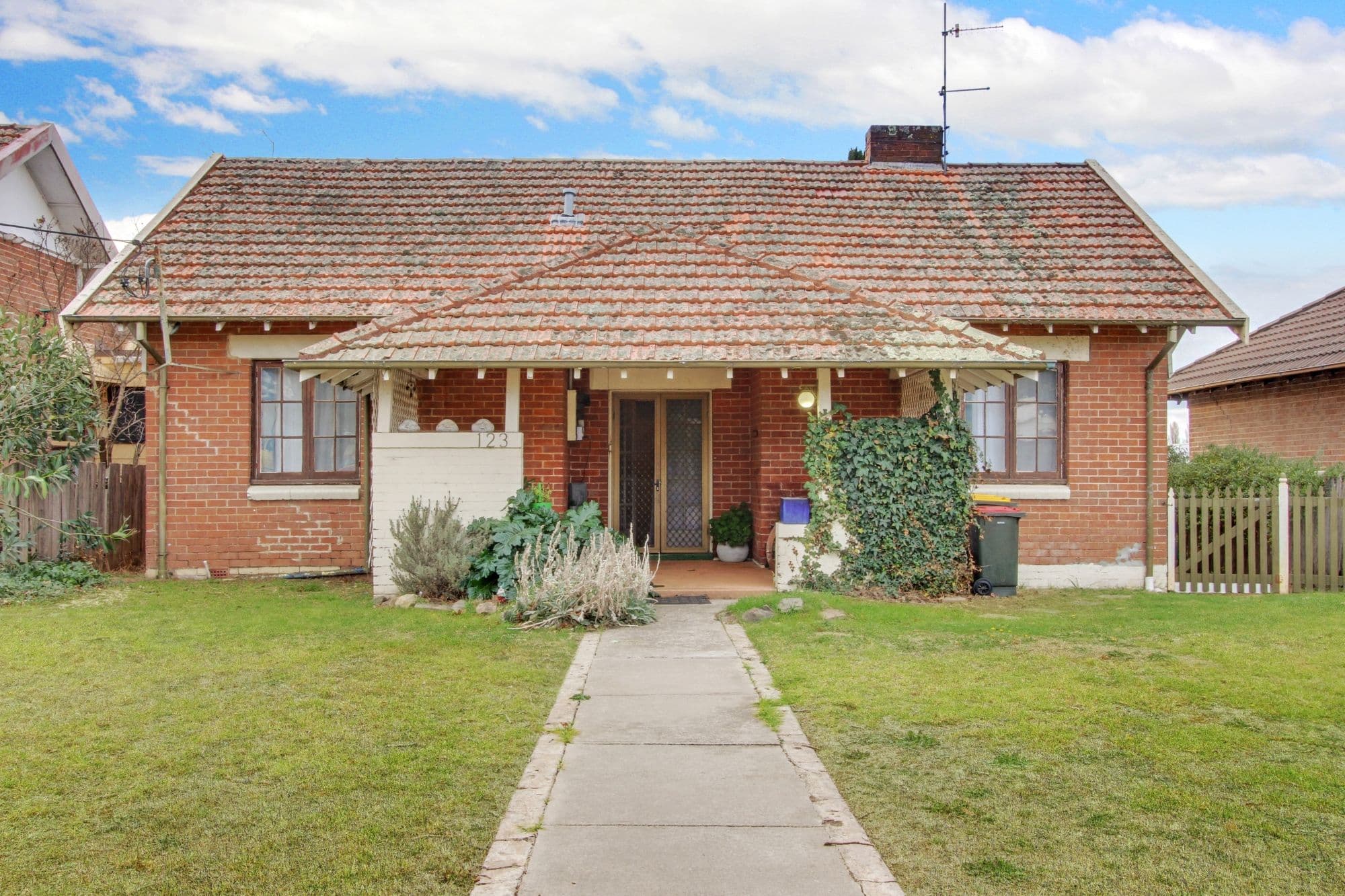123 Kinghorne Street, Goulburn - Image 1